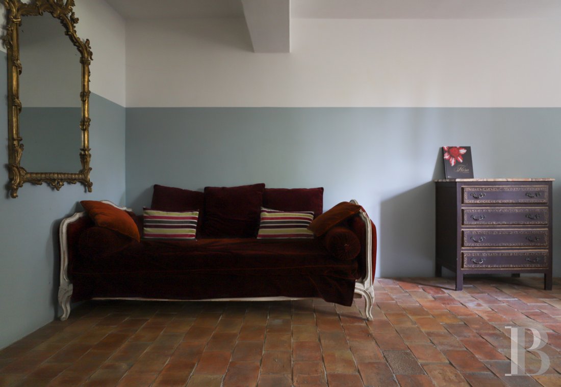 Dans le Luberon, en bordure de Lourmarin, une bâtisse du 17e siècle tout en lumière et en espace - photo  n°19