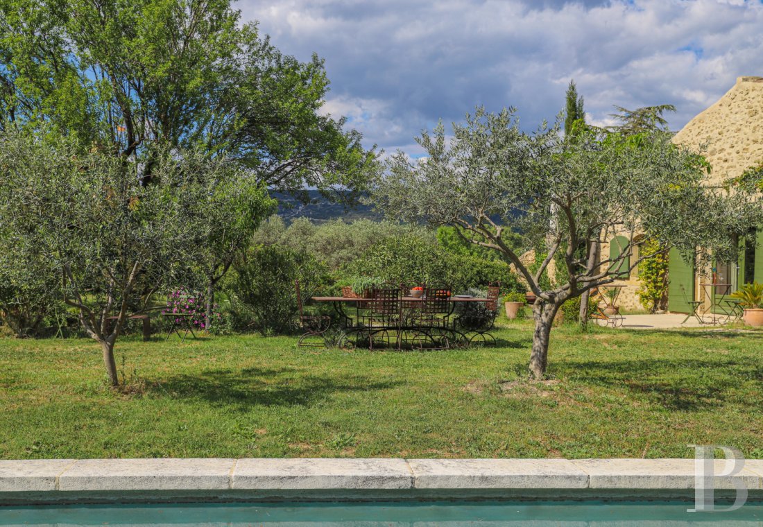 Dans le Luberon, en bordure de Lourmarin, une bâtisse du 17e siècle tout en lumière et en espace - photo  n°26