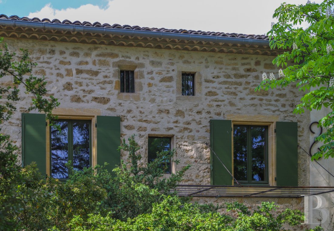 Dans le Luberon, en bordure de Lourmarin, une bâtisse du 17e siècle tout en lumière et en espace - photo  n°6