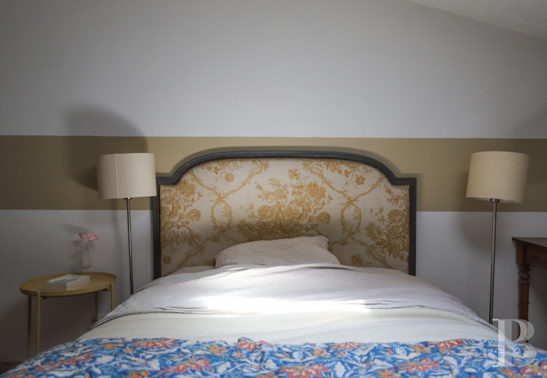 Dans le Luberon, en bordure de Lourmarin, une bâtisse du 17e siècle tout en lumière et en espace - photo  n°23