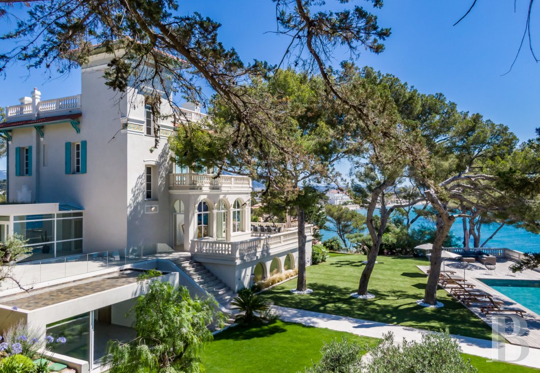 À la Seyne-sur-Mer, dans le Var, une grande villa du 19e siècle posée au-dessus de la mer - photo  n°6