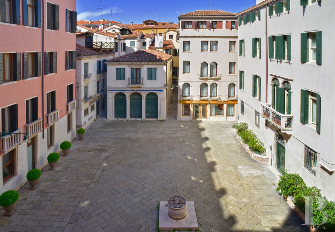 À Venise, au bord du Grand Canal, le palais d’une illustre famille et ses vastes appartements - photo  n°26