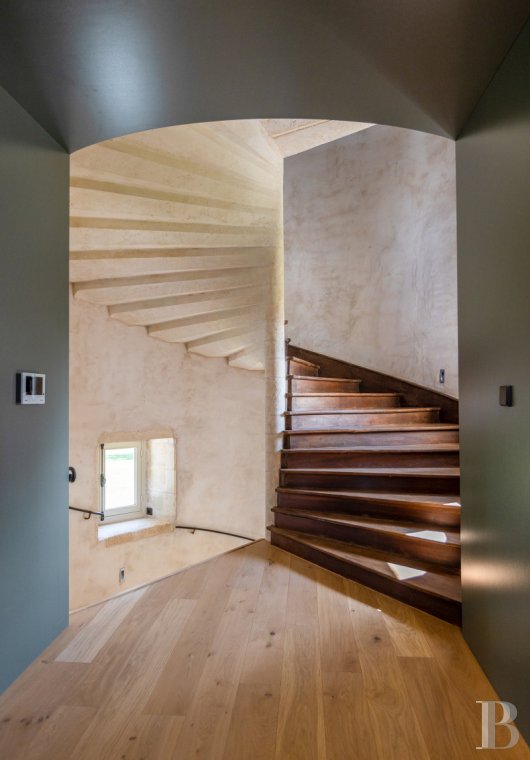 En Poitou-Charentes, non loin de Rochefort, un château du 15e siècle entièrement rénové - photo  n°31
