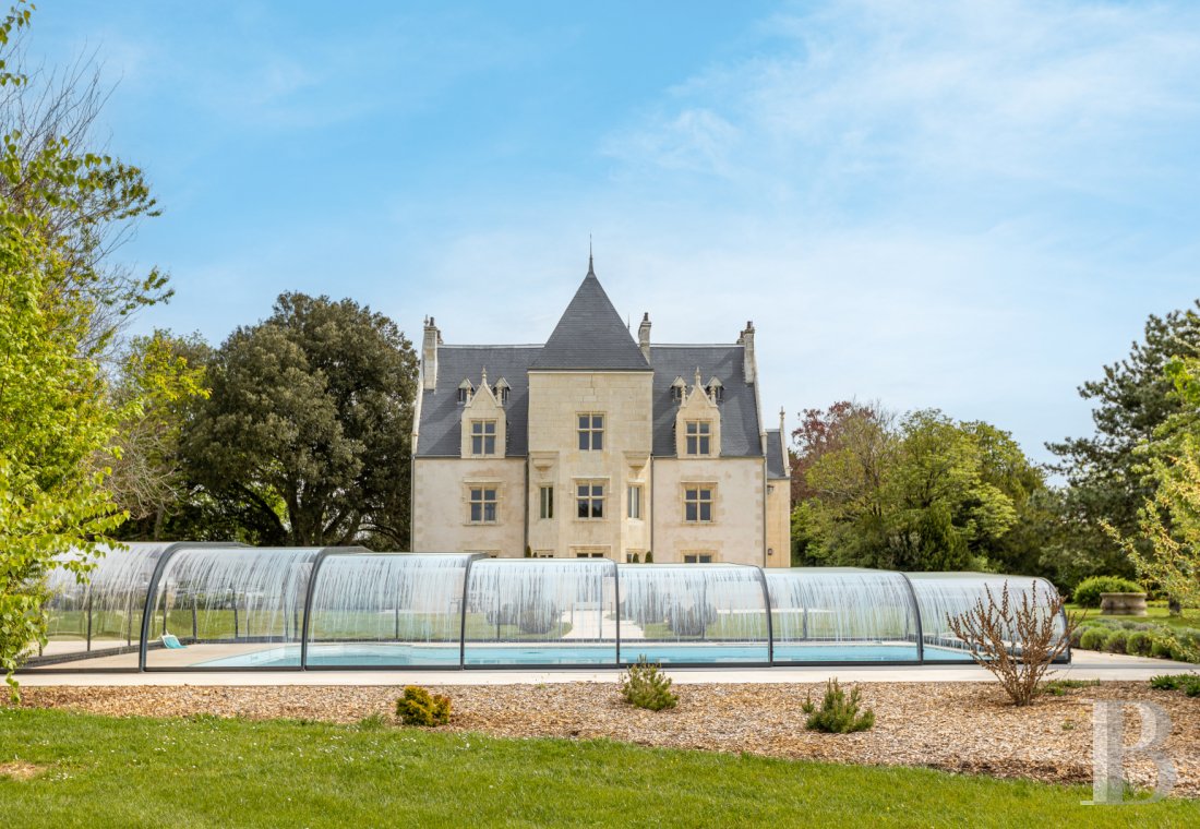 En Poitou-Charentes, non loin de Rochefort, un château du 15e siècle entièrement rénové - photo  n°4