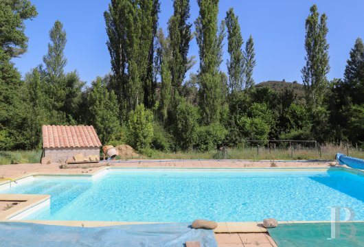 chateaux a vendre paca   - 19