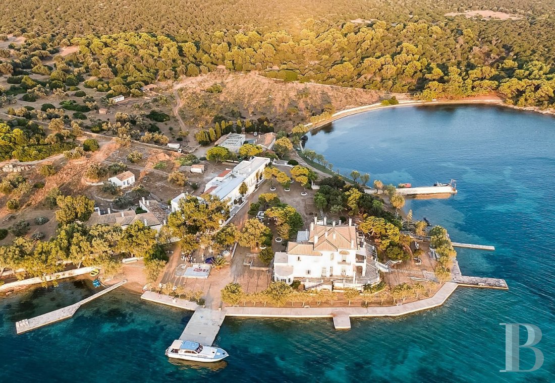 Au nord des Cyclades, une île privée de quatre cents hectares, proche d’Athènes et à l’écart du monde - photo  n°3