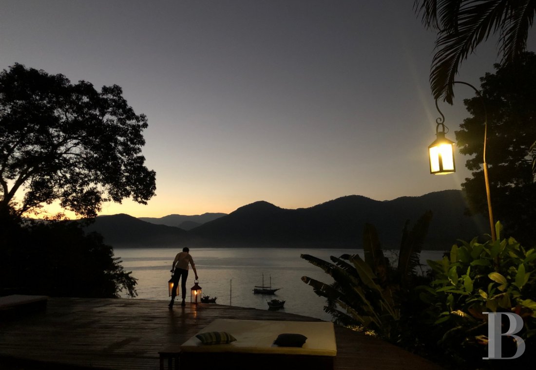 À Picinguaba, sur la côte brésilienne entre São Paulo et Rio de Janeiro, une maison d’inspiration coloniale en pleine nature  - photo  n°32