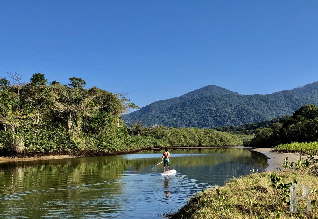 À Picinguaba, sur la côte brésilienne entre São Paulo et Rio de Janeiro, une maison d’inspiration coloniale en pleine nature  - photo  n°27