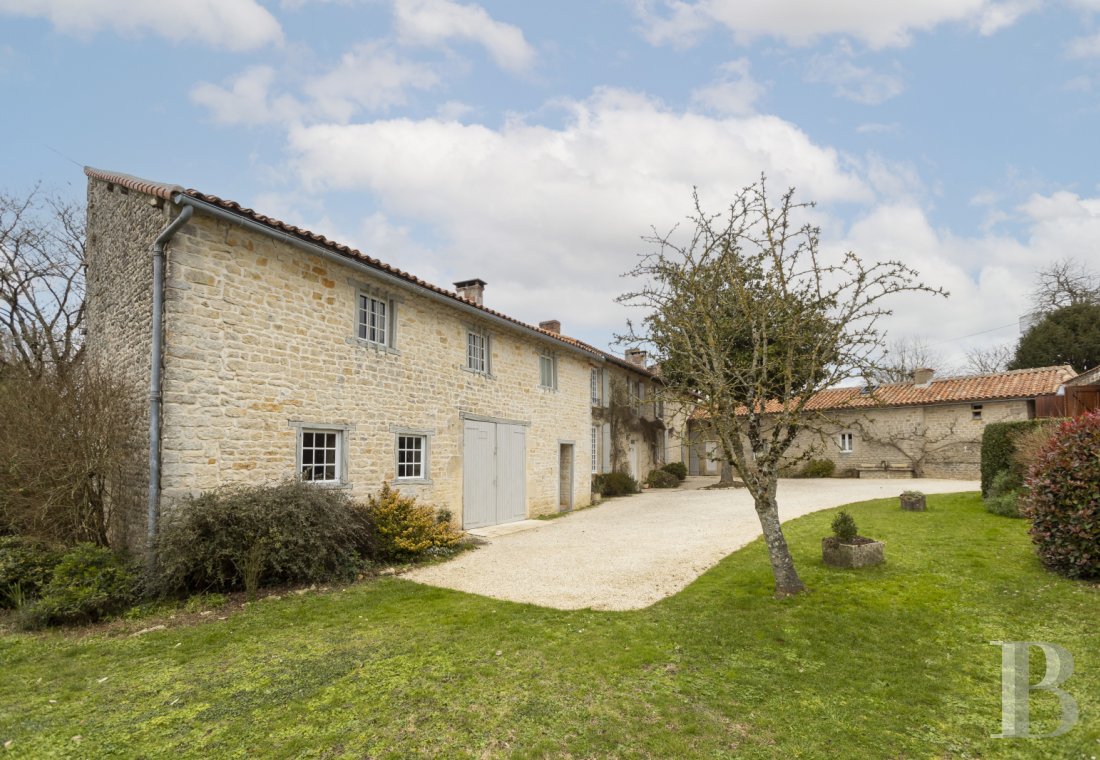 maisons de caractere a vendre poitou charentes   - 3