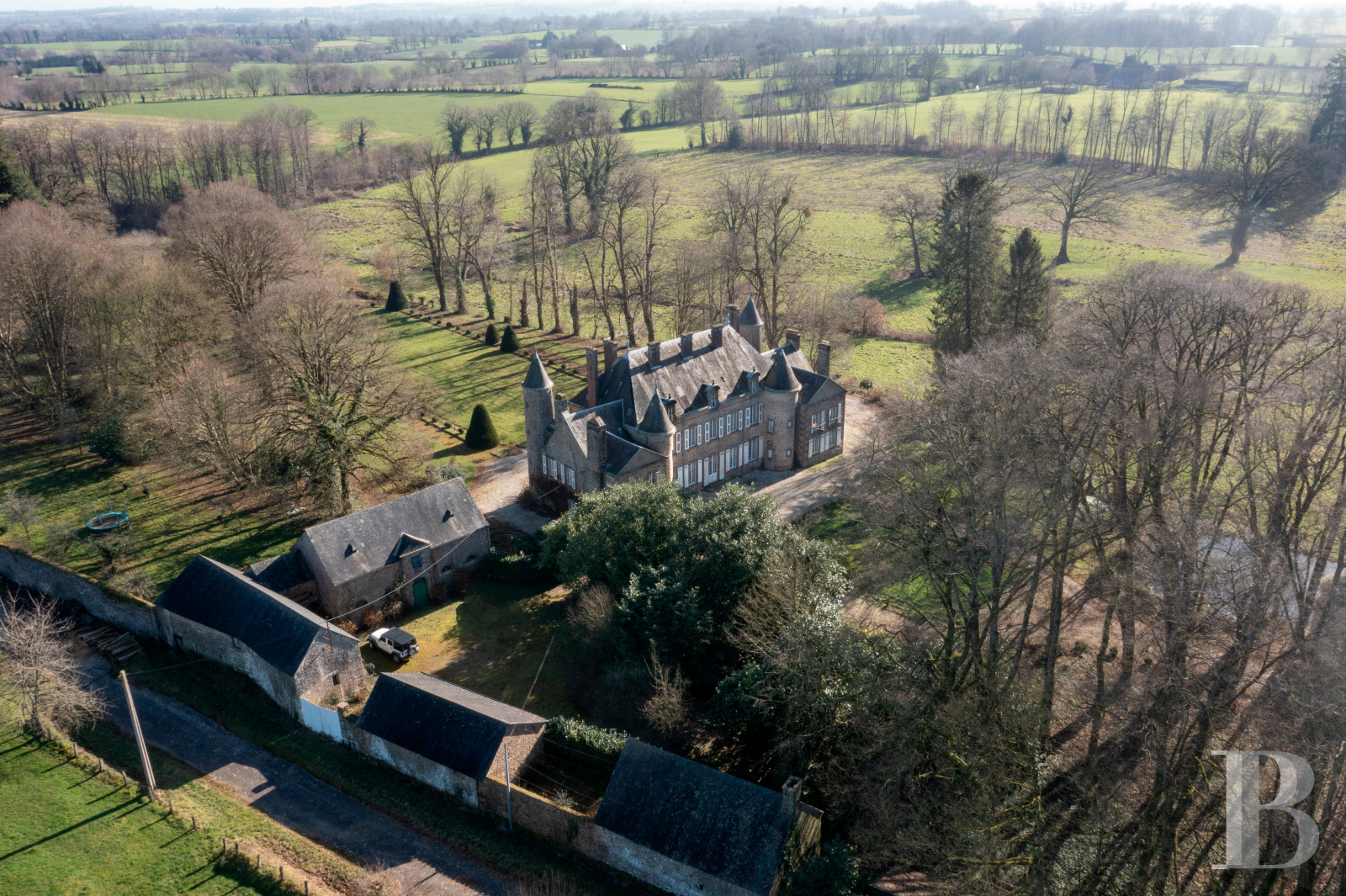 Cité Proche De Laval En 5 Lettres château à vendre En Mayenne, proche d'Ernée