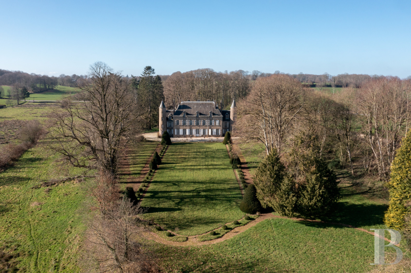 Cité Proche De Laval En 5 Lettres château à vendre En Mayenne, proche d'Ernée