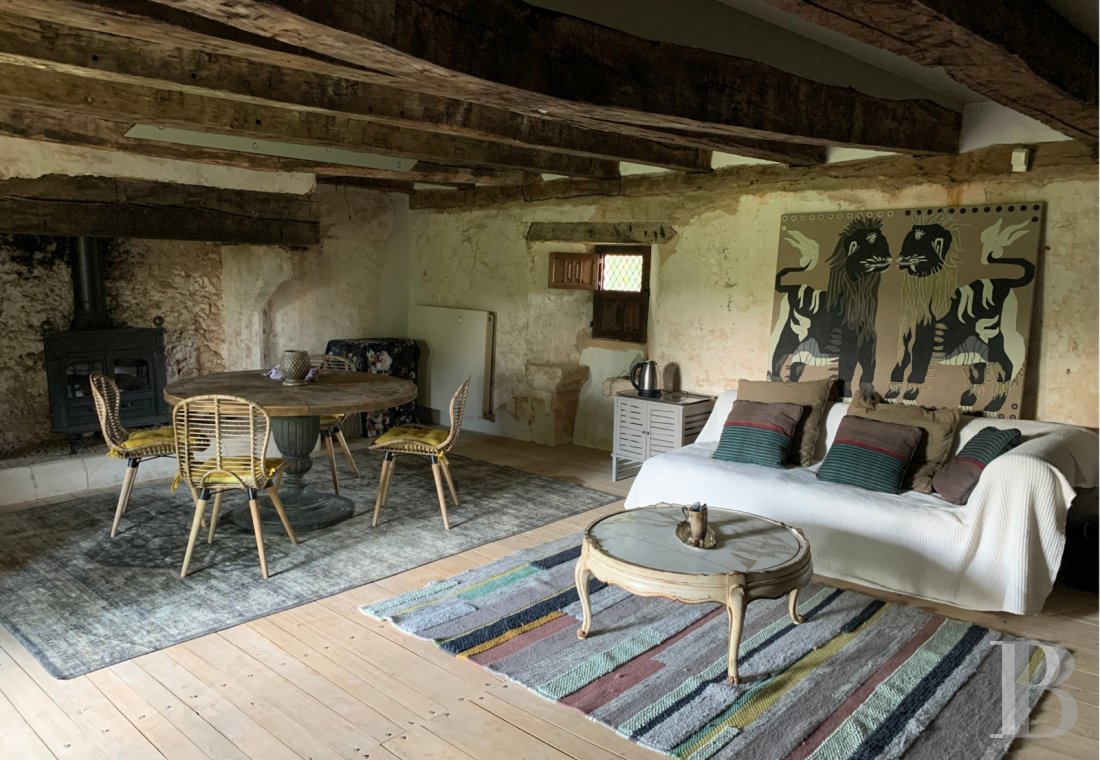 En Dordogne, entre Bergerac et Saint-Astier, un domaine du 14e siècle entouré de 13 hectares de bois et prairies - photo  n°12