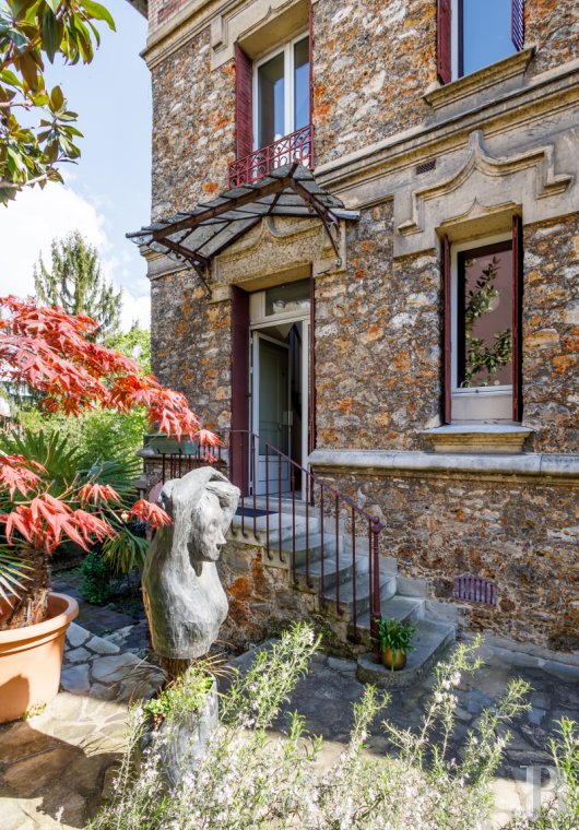 maisons de caractère à vendre - paris - En plein centre-ville de Cachan,  une maison en meulière et son jardin bucolique 