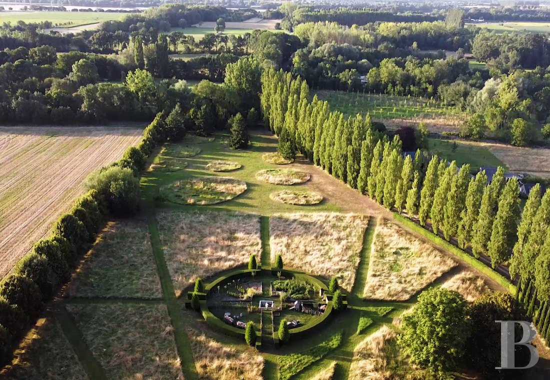 En Anjou, non loin de la Loire, un manoir Renaissance et ses jardins classés - photo  n°4
