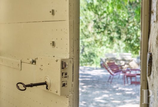 À Barjols, dans le Var, au cœur de la Provence verte, une maison de famille du 17e siècle entourée d’oliviers et de chênes truffiers - photo  n°5
