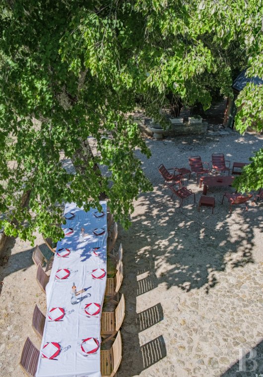 À Barjols, dans le Var, au cœur de la Provence verte, une maison de famille du 17e siècle entourée d’oliviers et de chênes truffiers - photo  n°7