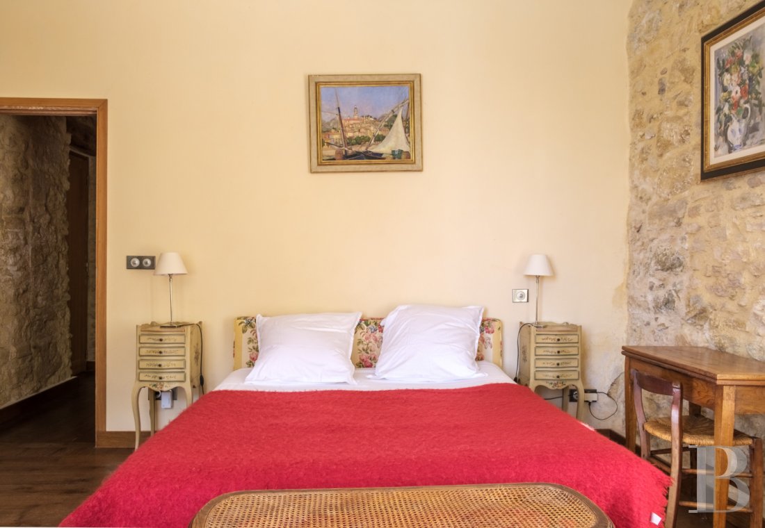 À Barjols, dans le Var, au cœur de la Provence verte, une maison de famille du 17e siècle entourée d’oliviers et de chênes truffiers - photo  n°21
