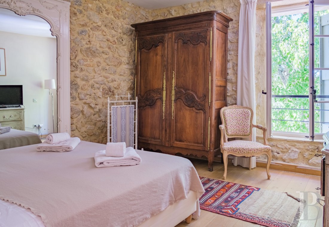 À Barjols, dans le Var, au cœur de la Provence verte, une maison de famille du 17e siècle entourée d’oliviers et de chênes truffiers - photo  n°32