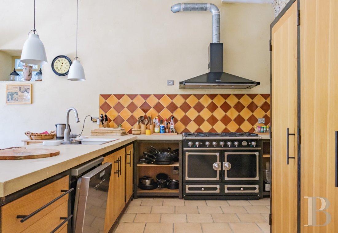 À Barjols, dans le Var, au cœur de la Provence verte, une maison de famille du 17e siècle entourée d’oliviers et de chênes truffiers - photo  n°17