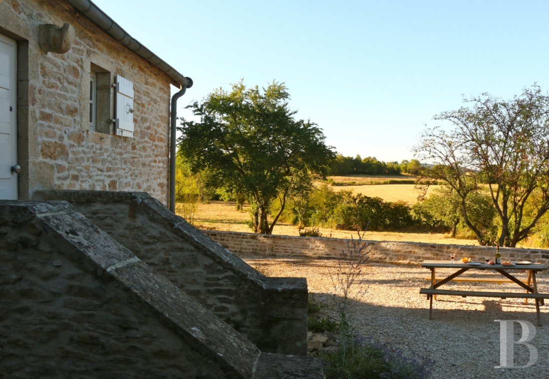 Au cœur des célèbres vignobles de la Bourgogne, maison-refuge entre Beaune et Mercurey,  pour une parfaite reconnexion avec les joies de la campagne - photo  n°1