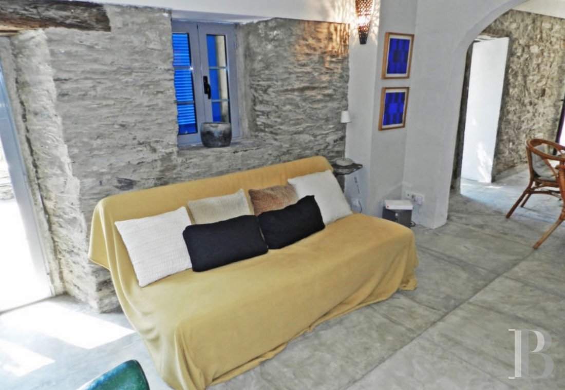 Dans les collines du pittoresque village de Nonza, une maison toute simple posée comme une vigie - photo  n°21