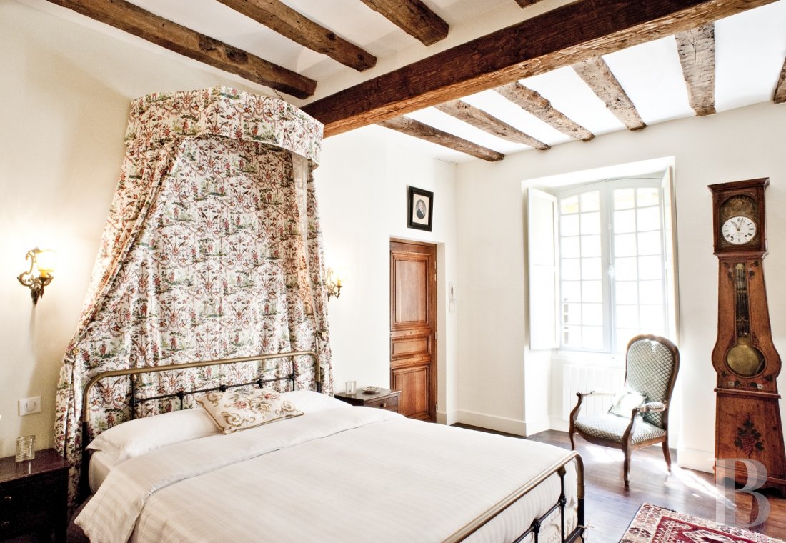 À Sarlat, un ancien hôtel particulier d’origine médiévale  abritant cinq suites lumineuses - photo  n°12