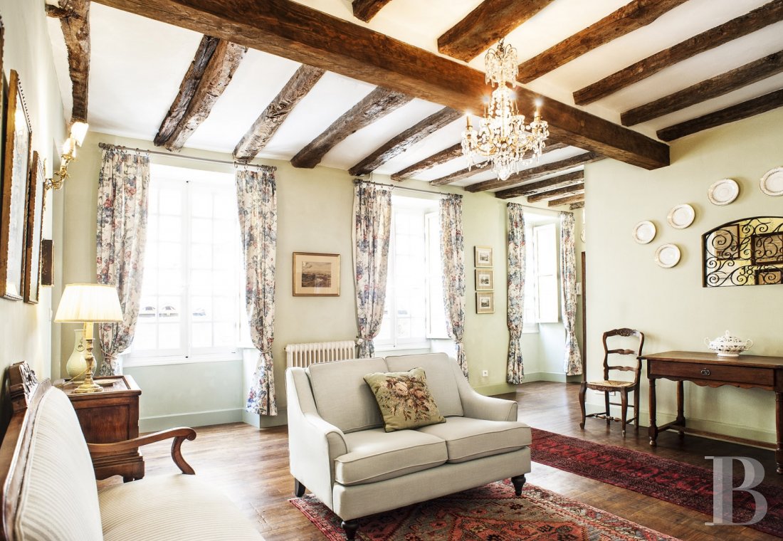 À Sarlat, un ancien hôtel particulier d’origine médiévale  abritant cinq suites lumineuses - photo  n°18