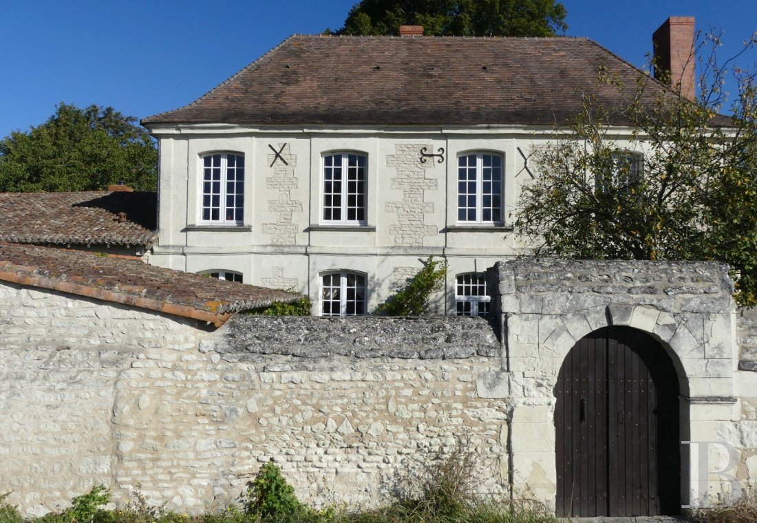 château à vendre Patrice Besse Châteaux et Demeures de France, agence