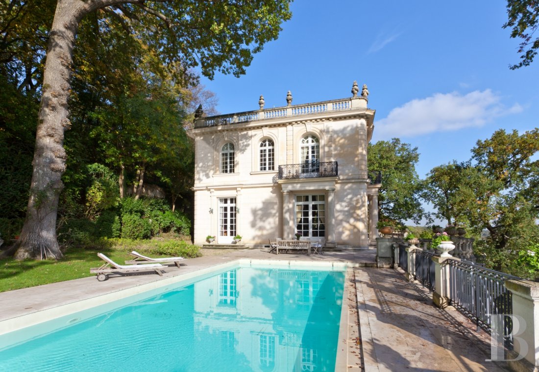 Mansion houses for sale Ville d&#39;Avray in France