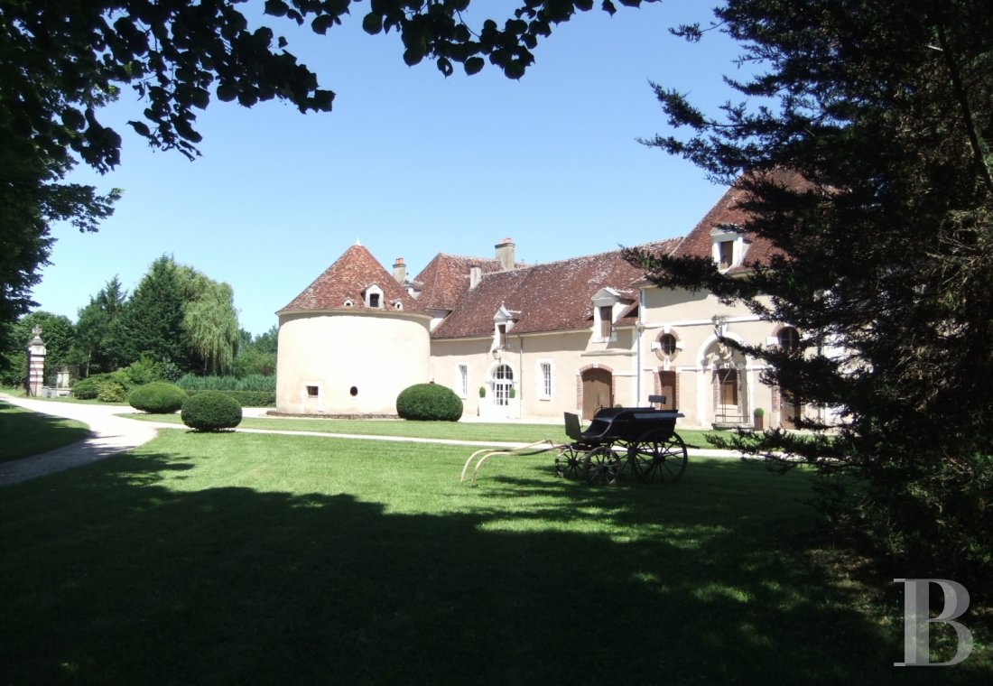Castle for sale Burgundy close to Auxerre
