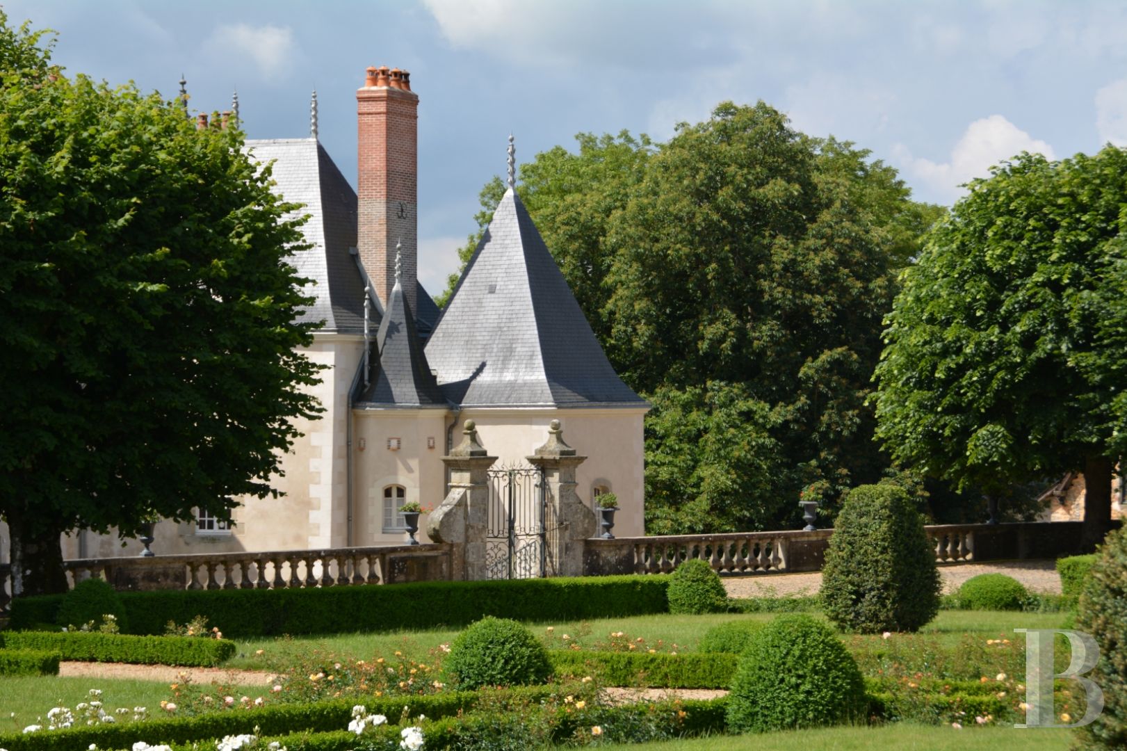 Castles / chateaux for sale in France near Laval