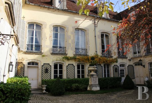 mansion houses for sale France - France - Patrice Besse Castles and Mansions of France is a ...