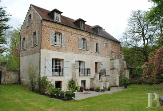 Dans Une Vallée Romantique Du Valois à 70 Km De Paris Un Paisible Et Vieux Moulin