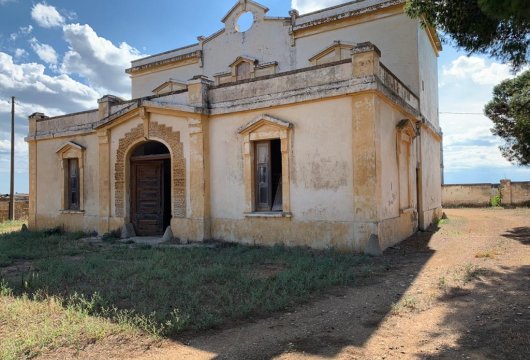 Aux portes de Nardò et du parc naturel de Porto Selvaggio, une authentique masseria sur un terrain de 2 ha