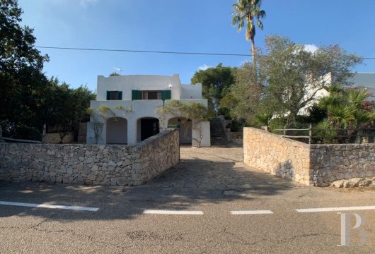 À l'orée du parc naturel de Porto Selvaggio, une villa récente et son jardin méditerranéen de 2500 m²