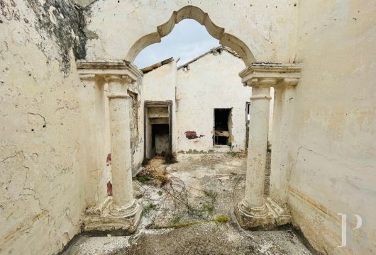 À Nardò, aux environs de Lecce, une maison du 16ème siècle, avec jardin