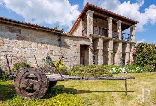 En Galice, sur le Chemin de Saint-Jacques,  un ancien pazo du 18e s. restauré, avec activité d'hébergement florissante
