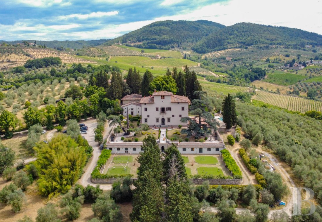 À proximité de Florence, <br/>une villa aristocratique restaurée, avec jardin à l’italienne, restaurant et 3 ha de terrain