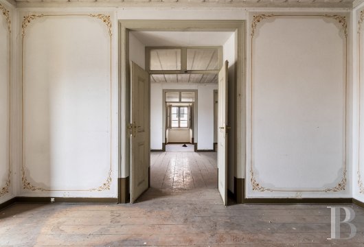 À Setúbal, près de l'Avenida Luísa Todi, un immeuble noble du centre-ville de près de 1 300 m²