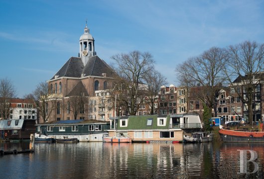 À Amsterdam, au premier étage de l'entrepôt historique Vriesseveem, un espace commercial de 791 m²