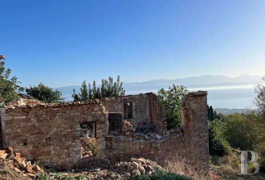 À Mathia, un terrain constructible face à la mer