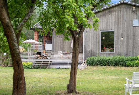 À Järna, au sud de Södertälje, une maison des années 1960 à cinquante minutes de Stockholm