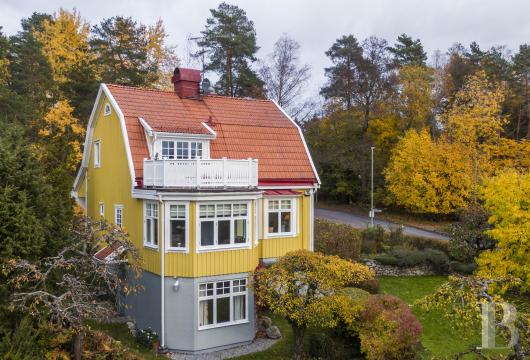 À Södertälje, en Suède, une villa de 1925 avec orangerie dans l'ancien quartier maraîcher de Karlhov