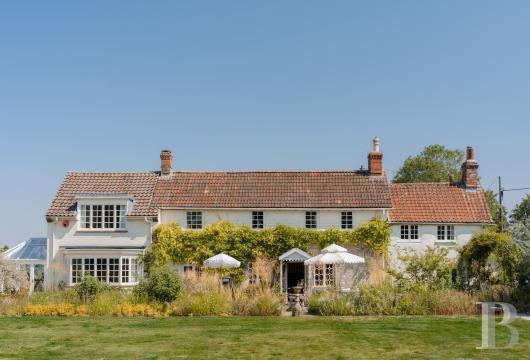 Dans la vallée de la Wylye, dans le Wiltshire, une demeure géorgienne du début du 18e s.