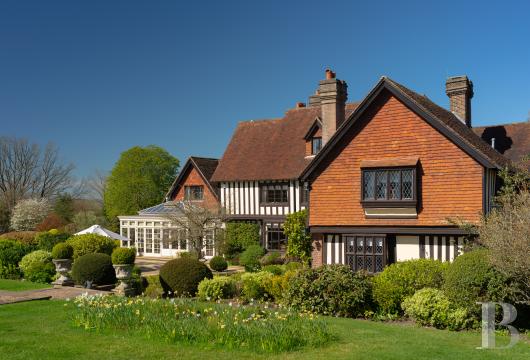 Dans le Kent, au cœur du Jardin de l'Angleterre, une demeure du 16e.s et quelque 6,4 ha de jardins
