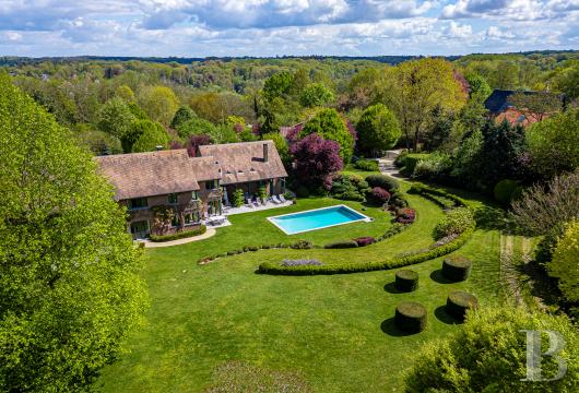 Dans le Brabant wallon, une villa d’architecte et son jardin de plus d’un hectare face à la vallée